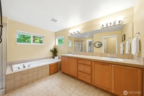 24750 NE 3rd Place Sammamish WA 98074