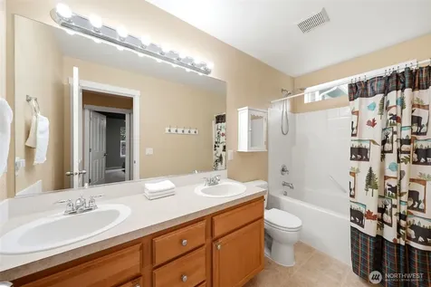 24750 NE 3rd Place Sammamish WA 98074