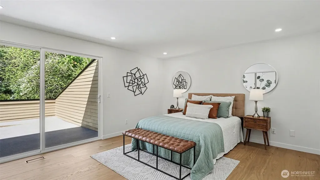 6560 W Mercer Way Mercer Island WA 98040