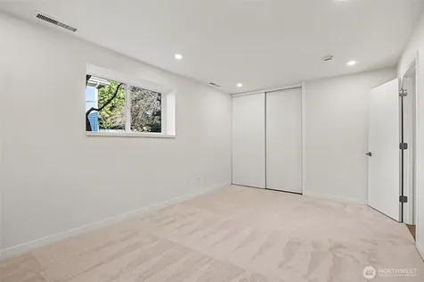6560 W Mercer Way Mercer Island WA 98040