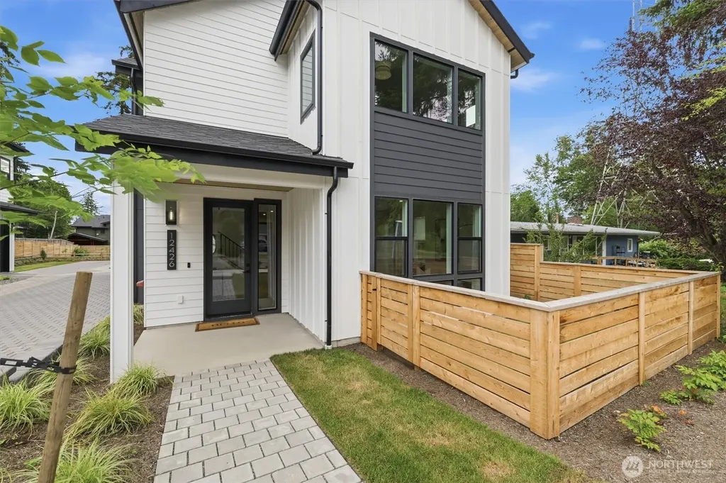 12426 NE 90th Street Kirkland WA 98033