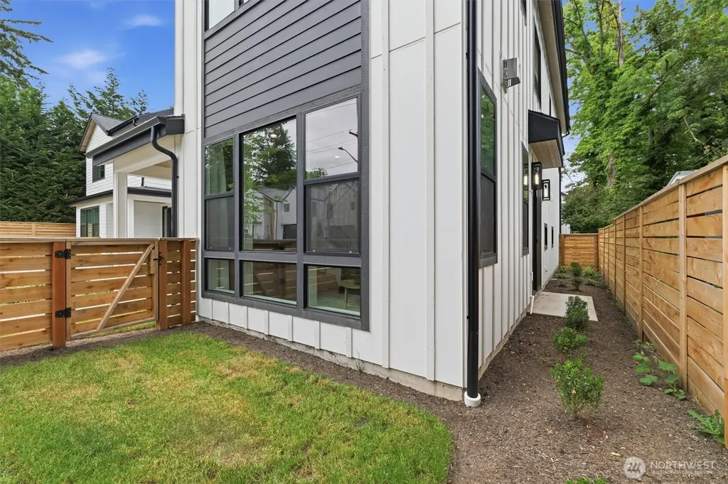12426 NE 90th Street Kirkland WA 98033