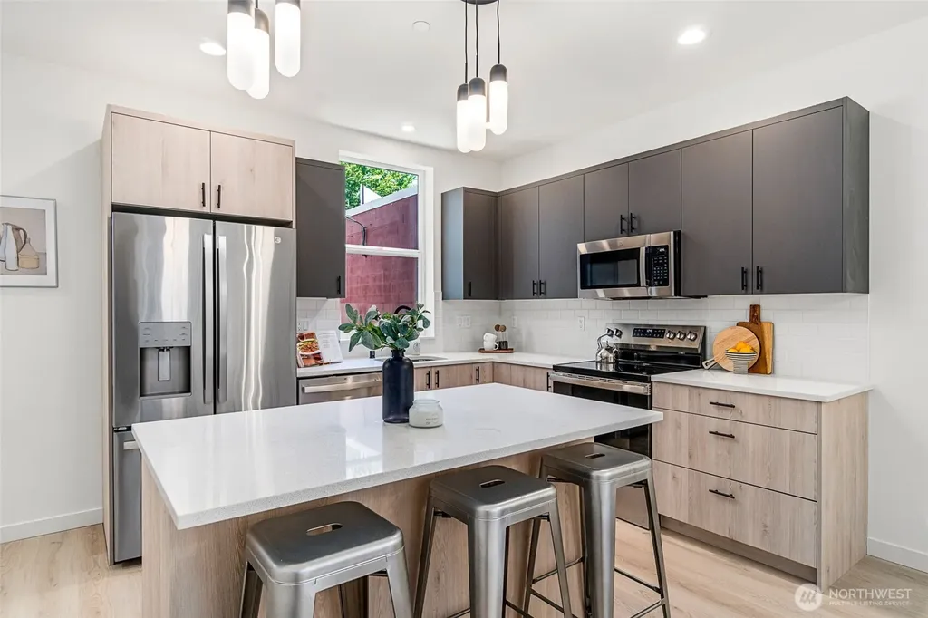 8711 15th Avenue NW Seattle WA 98117