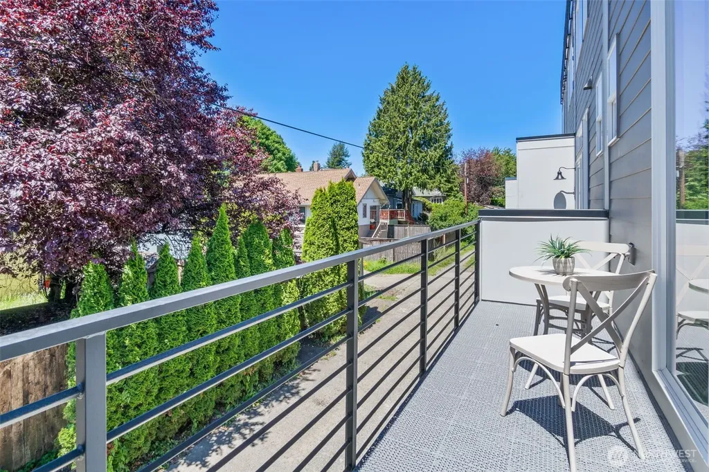 8711 15th Avenue NW Seattle WA 98117