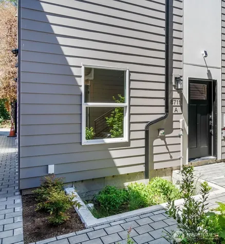 8711 15th Avenue NW Seattle WA 98117