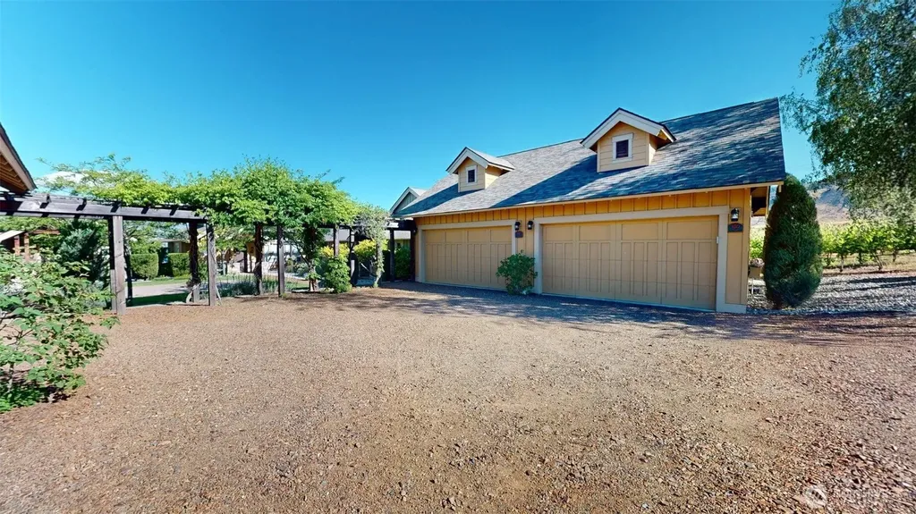 102 Village Way Oroville WA 98844