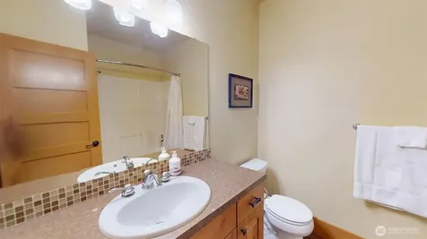 102 Village Way Oroville WA 98844