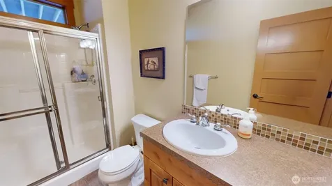 102 Village Way Oroville WA 98844