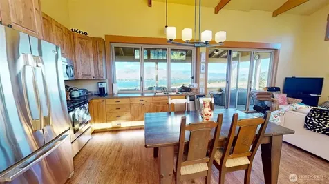 102 Village Way Oroville WA 98844