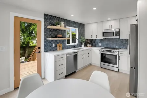 8421 39th Avenue SW Seattle WA 98136