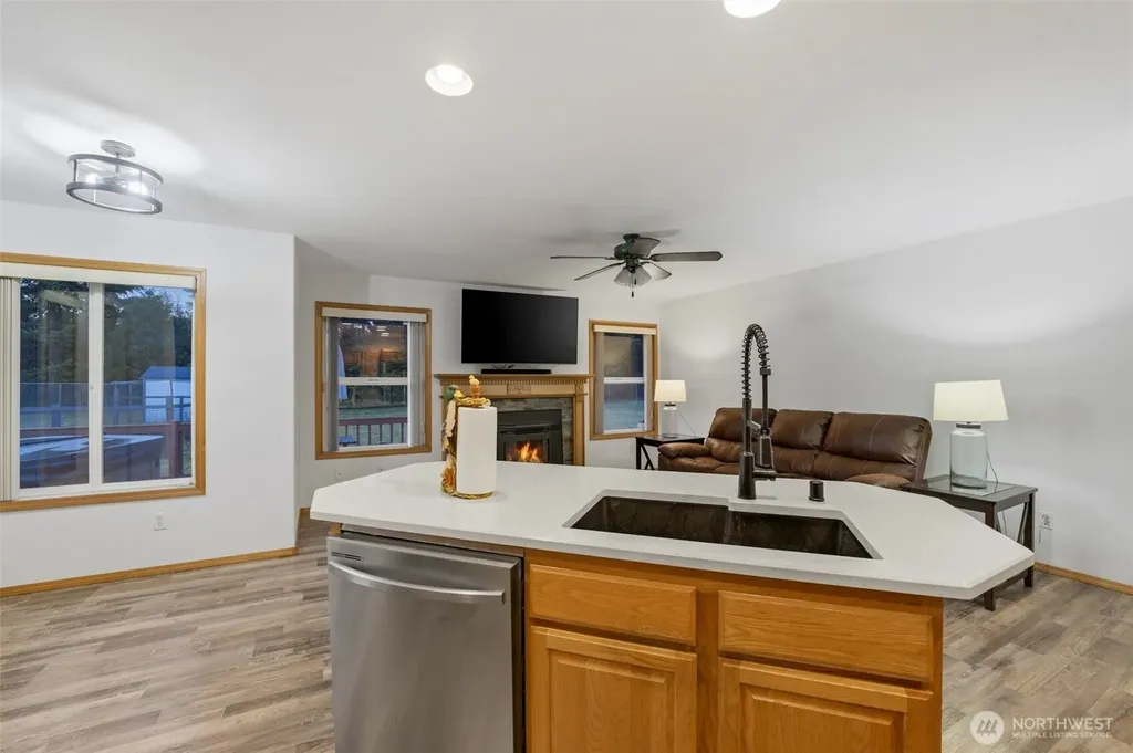 9117 336th Street S Roy WA 98580