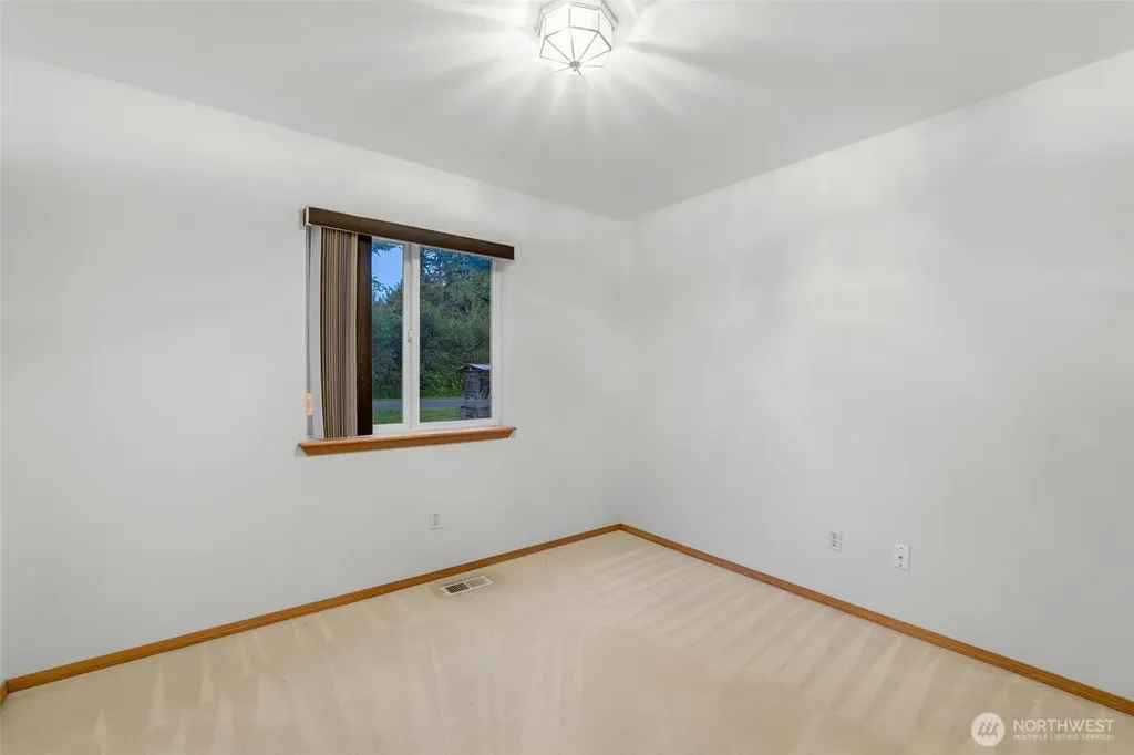 9117 336th Street S Roy WA 98580
