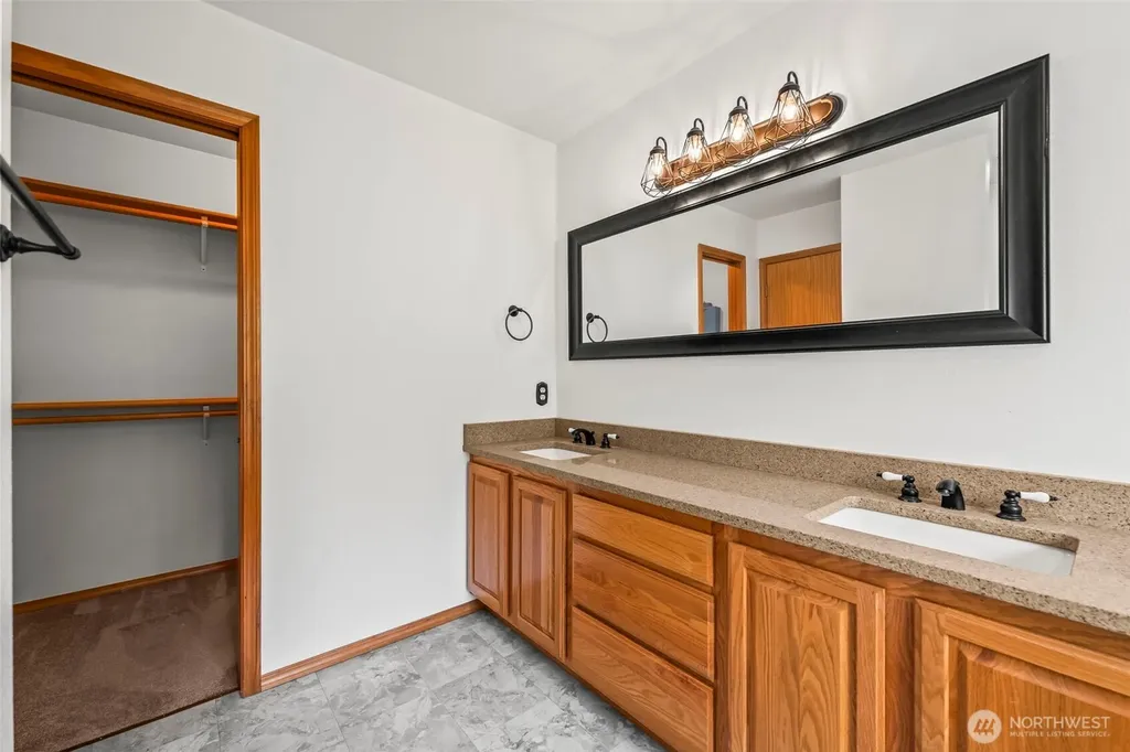 9117 336th Street S Roy WA 98580