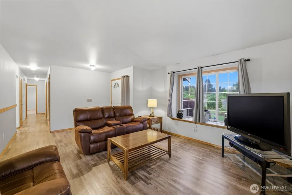 9117 336th Street S Roy WA 98580