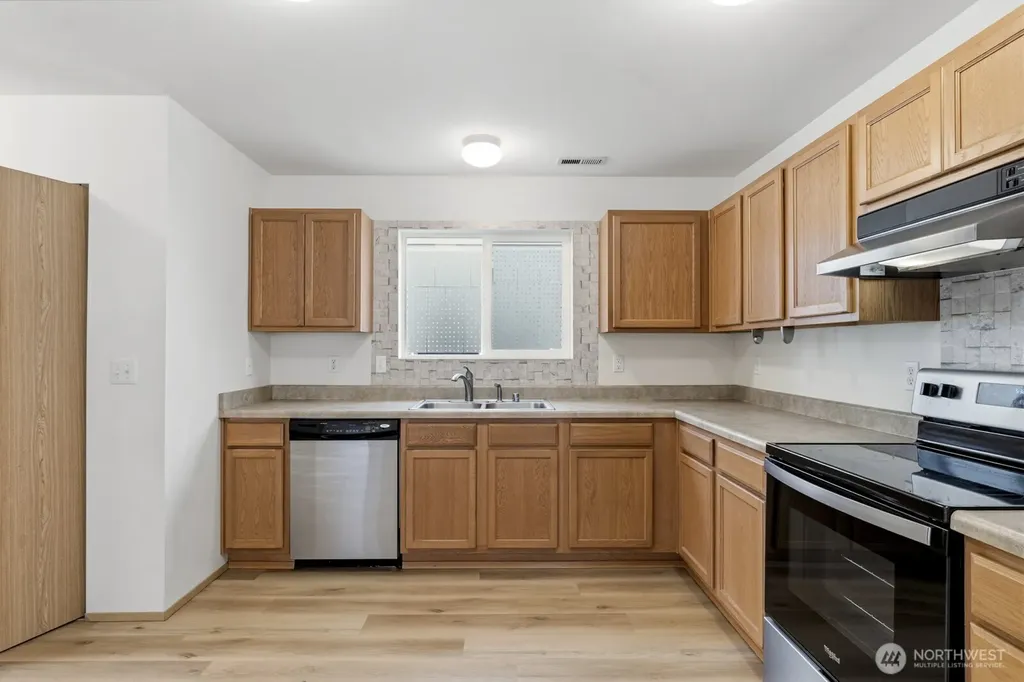 3230 Huffman Hill Boulevard Dupont WA 98327