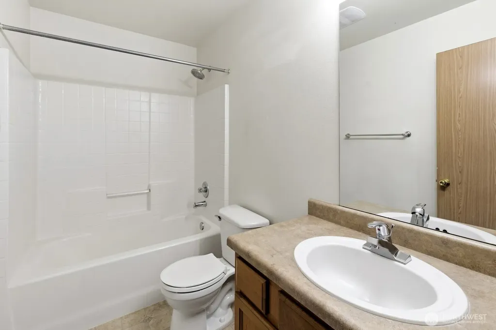 3230 Huffman Hill Boulevard Dupont WA 98327