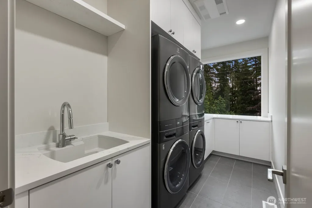 6020 175th Court SE Bellevue WA 98006
