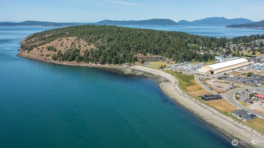 5909 Flounder Bay Lane Anacortes WA 98221