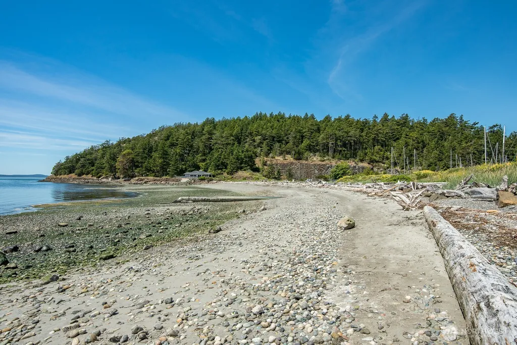 5909 Flounder Bay Lane Anacortes WA 98221