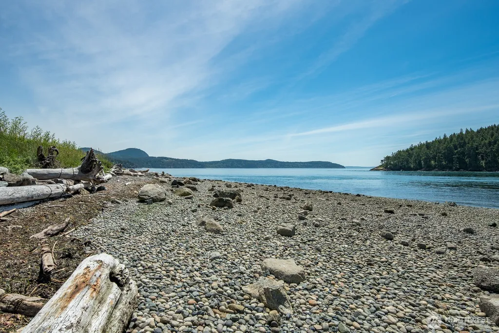 5909 Flounder Bay Lane Anacortes WA 98221
