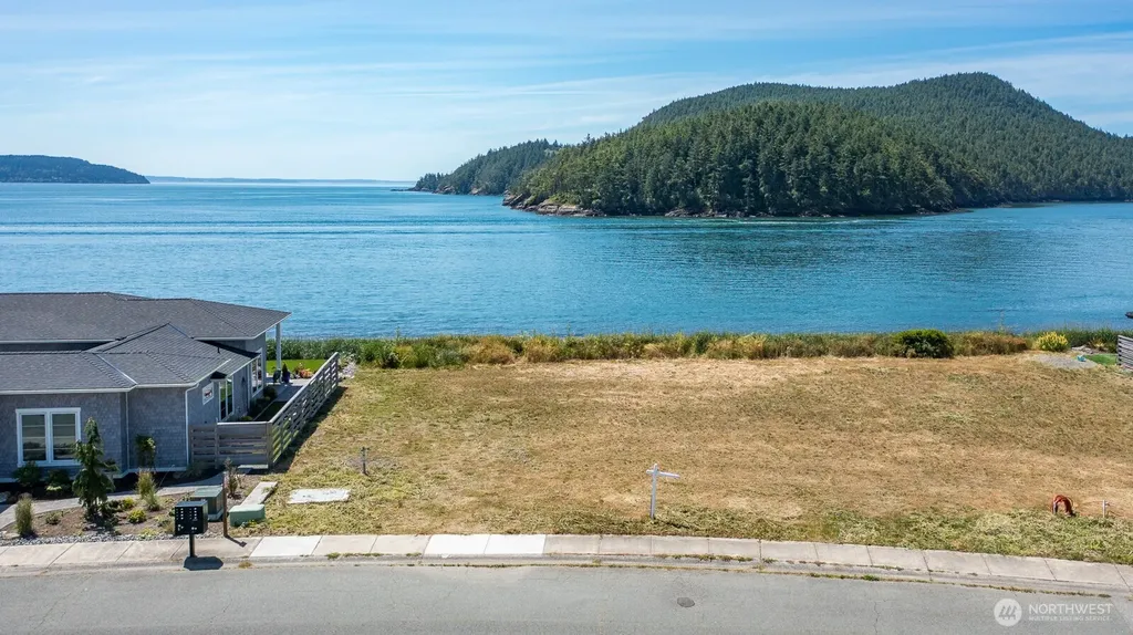 2207 Skyline Way Anacortes WA 98221