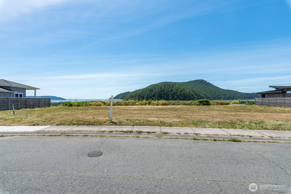 2207 Skyline Way Anacortes WA 98221