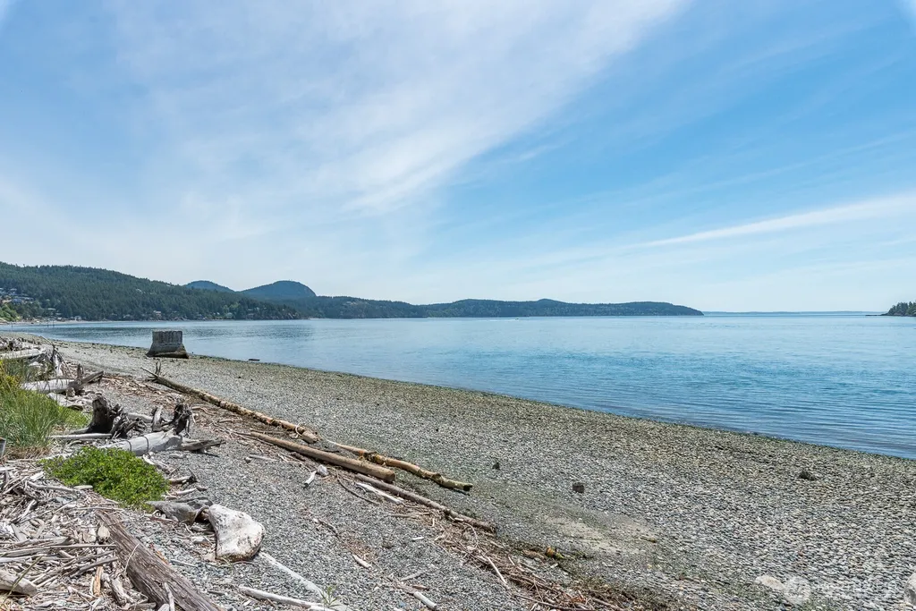 2207 Skyline Way Anacortes WA 98221