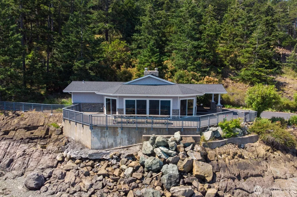 2207 Skyline Way Anacortes WA 98221