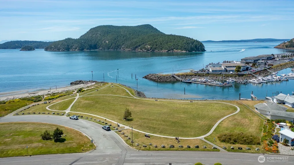 2207 Skyline Way Anacortes WA 98221