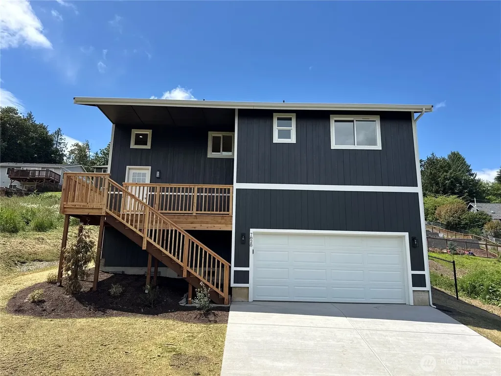 7828 E Jessica Way Port Orchard WA 98366