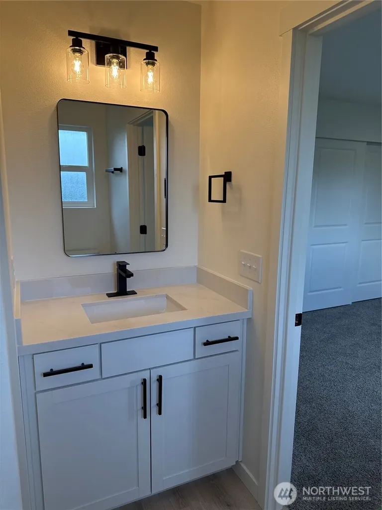 7828 E Jessica Way Port Orchard WA 98366