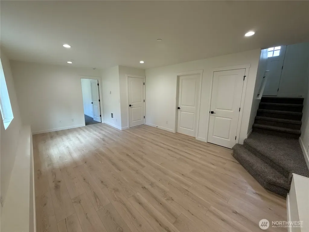 7828 E Jessica Way Port Orchard WA 98366