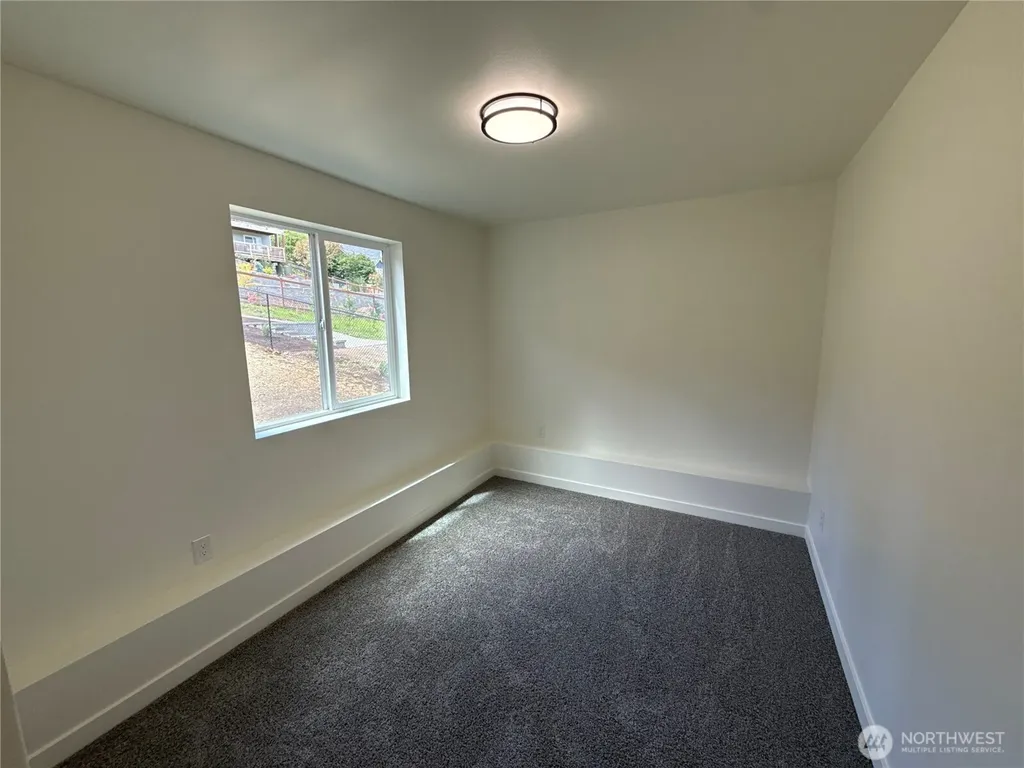 7828 E Jessica Way Port Orchard WA 98366