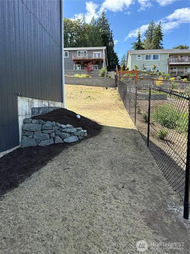 7828 E Jessica Way Port Orchard WA 98366