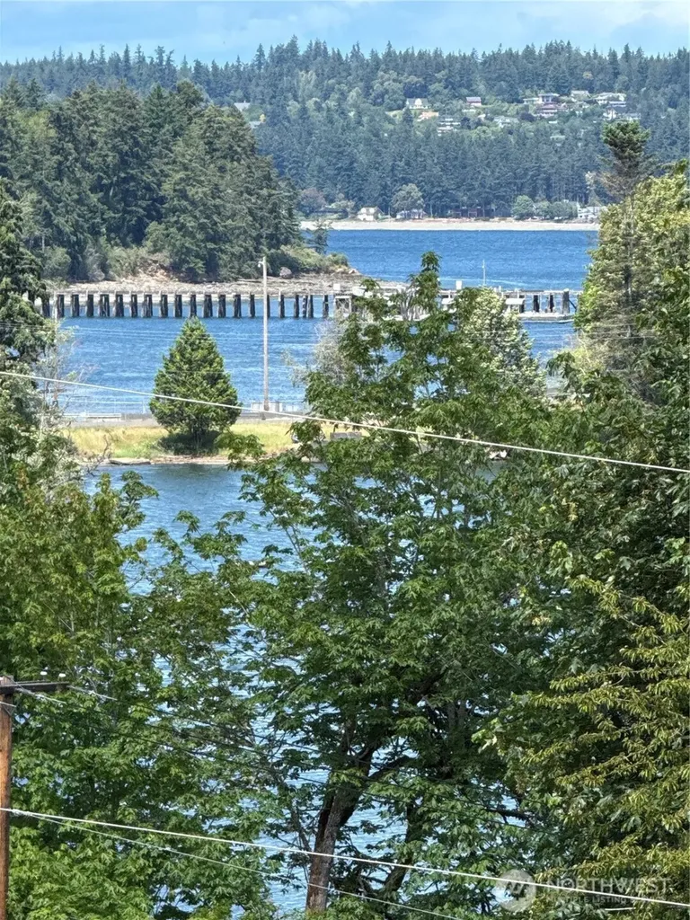 7828 E Jessica Way Port Orchard WA 98366
