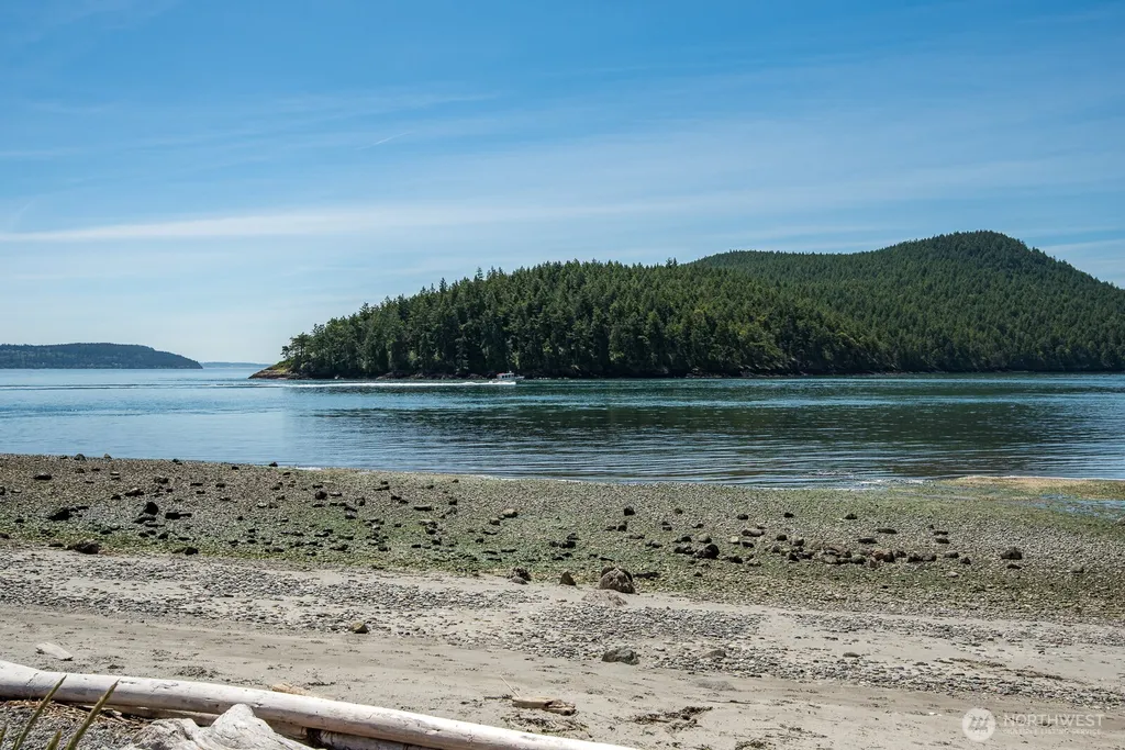 5915 Flounder Bay Lane Anacortes WA 98221
