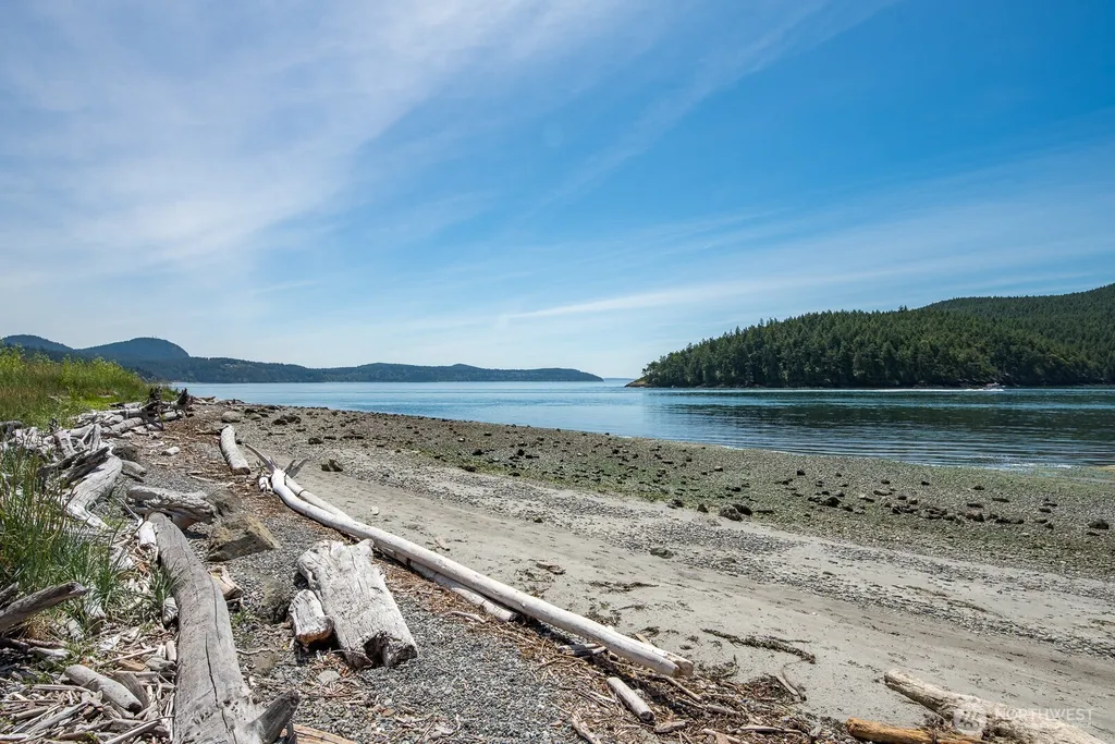 5915 Flounder Bay Lane Anacortes WA 98221