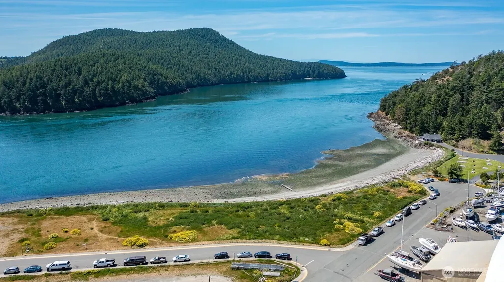 5915 Flounder Bay Lane Anacortes WA 98221