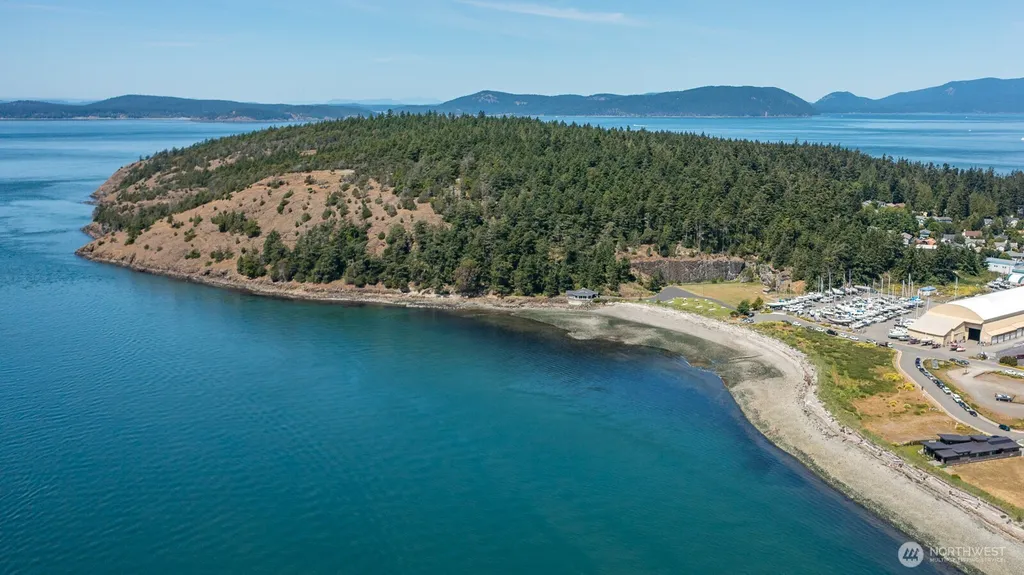 5915 Flounder Bay Lane Anacortes WA 98221