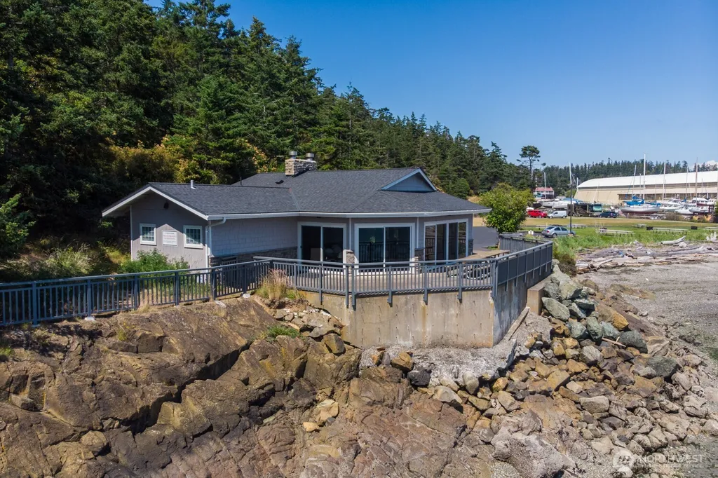 5915 Flounder Bay Lane Anacortes WA 98221