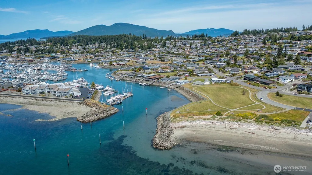 5915 Flounder Bay Lane Anacortes WA 98221