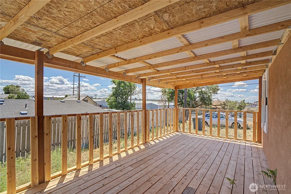 9871 Highland Drive NE Moses Lake WA 98837