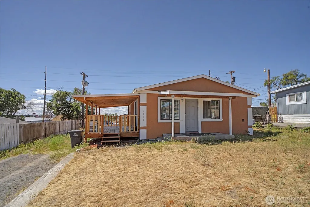 9871 Highland Drive NE Moses Lake WA 98837