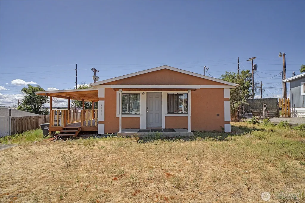 9871 Highland Drive NE Moses Lake WA 98837