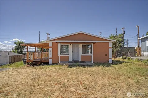 9871 Highland Drive NE Moses Lake WA 98837