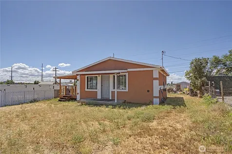 9871 Highland Drive NE Moses Lake WA 98837