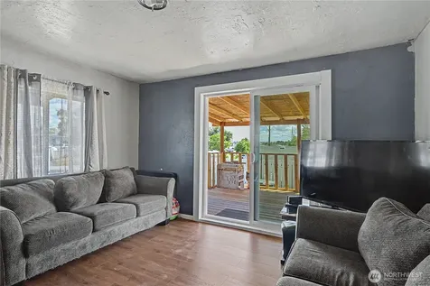 9871 Highland Drive NE Moses Lake WA 98837