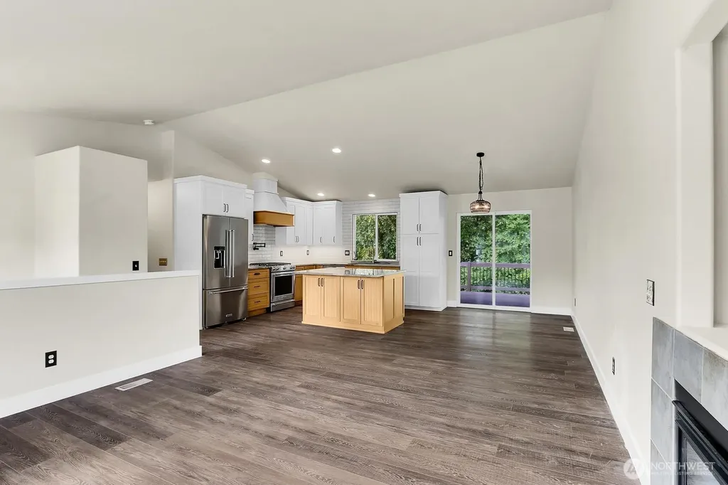 3323 Lake Drive Lake Stevens WA 98258