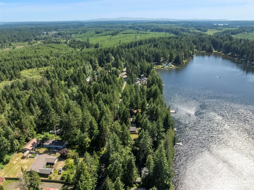 861 E Trails End Drive Belfair WA 98528