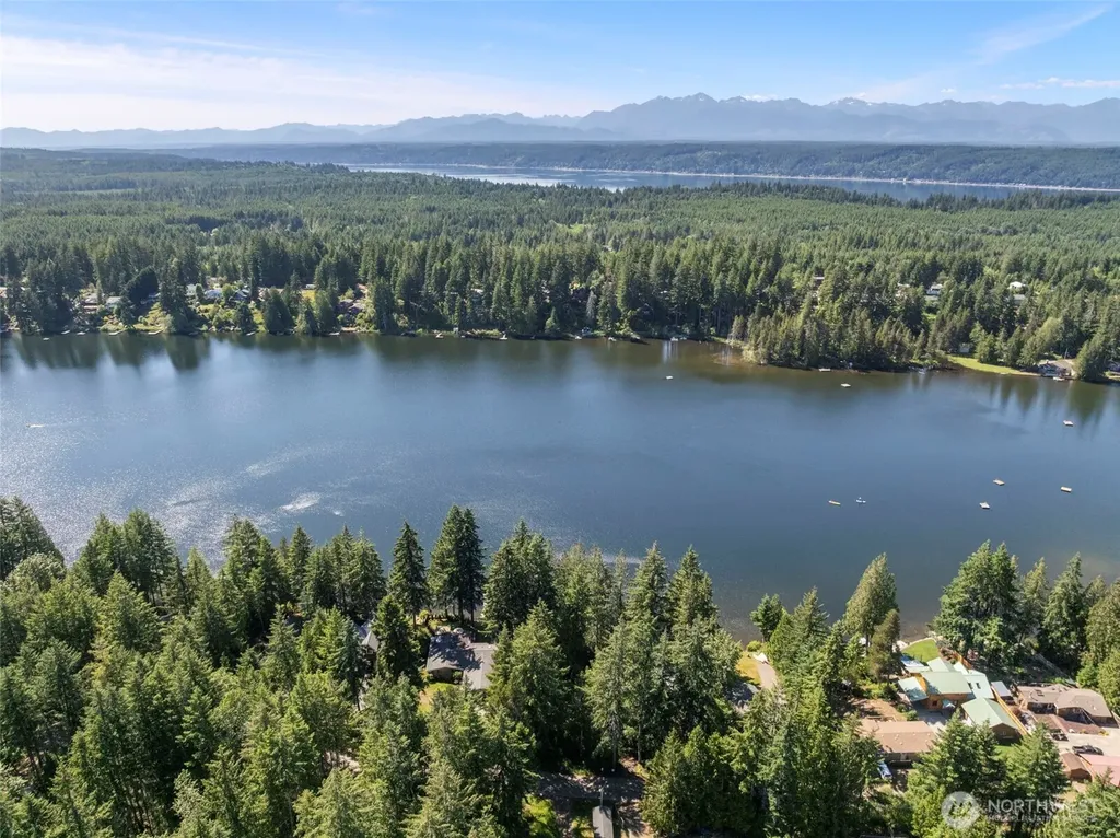 861 E Trails End Drive Belfair WA 98528